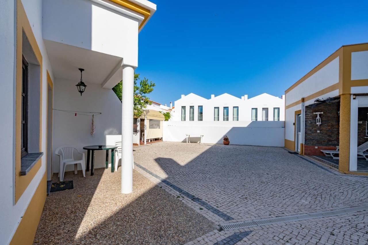 Apartamentos Patio Victoria By Umbral Віла-Нова-де-Мілфонтеш Екстер'єр фото